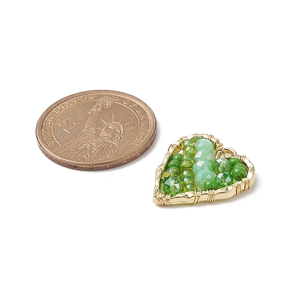 Pendentif en perles de verre et graines du japon, avec des apprêts en alliage plaqué or véritable 18k, cœur