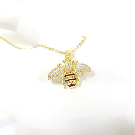 Luxury Bee Pendant Necklace with Micro Inlaid Zirconia Stones in 18K Gold Plating