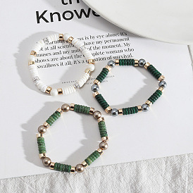 Bracelet chic en perles de coquillage blanc avec style européen et breloque personnalisée pour femme