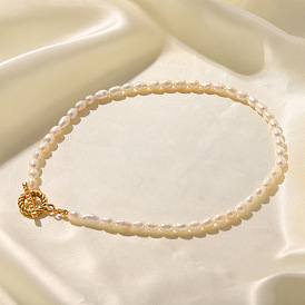 Chic Pearl Necklace with Heart Lock and French Style for Women - Elegant, Versatile and Sophisticated Jewelry Piece