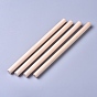 Des bâtons de bois, tiges de cheville, pour le modèle architectural de construction artisanale de sucettes