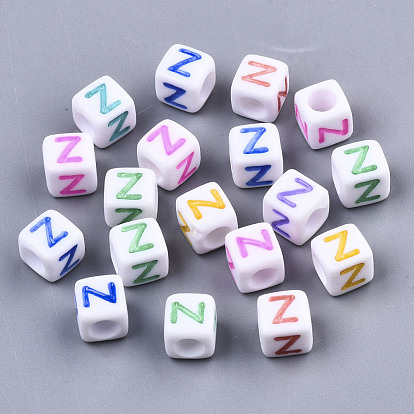 Непрозрачные белые акриловые бусины, с эмалью, горизонтальное отверстие, куб с разноцветными буквами a ~ z