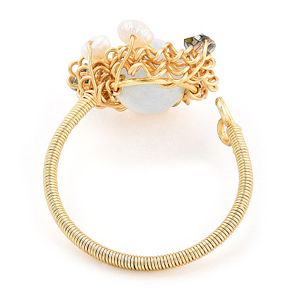 Anillo de puño abierto redondo plano con cuentas trenzadas de perlas naturales y piedras preciosas, joyas envueltas en alambre de latón para mujer