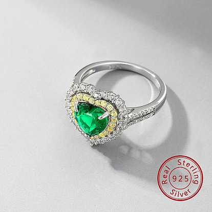 Серебряное кольцо с родиевым покрытием в виде сердца на палец, с зеленым фианитом, с печатью 925
