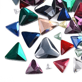 Cabuchones de cristal, facetados, triángulo