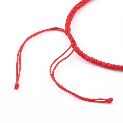 Fabrication de bracelets en fil de nylon tressé