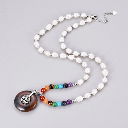 Collier pendentif de pierres précieuses, avec perles nacrées, accessoires en laiton et des perles d'hématite, plat et circulaire avec arbre de vie