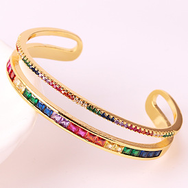 Красочный двухслойный радужный браслет с микроинкрустацией разноцветными цирконами и стразами