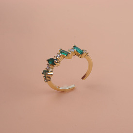 Fashionable Women's Copper Micro-inlaid Green Zircon Ring