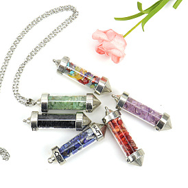 Collier avec pendentif en forme de bouteille de souhait, copeaux de pierres précieuses naturelles et synthétiques mélangées, chaînes en alliage