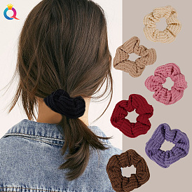 Stylish Hair Accessories: Chic Pigtail Scrunchies for Fashionable Hairstyles