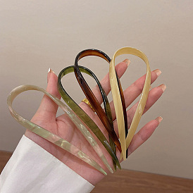 Vintage U-shaped hairpin for forest-themed, minimalist girl with bun - elegant hair accessory.