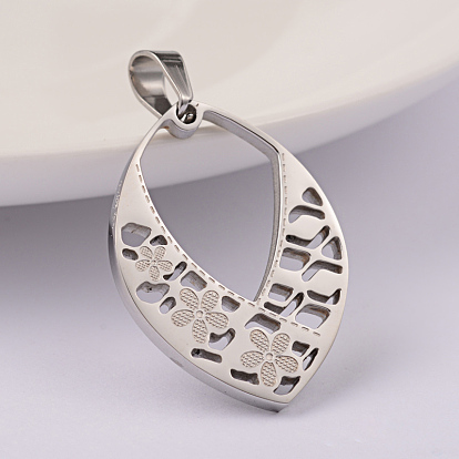 304 pendentifs en filigrane en acier inoxydable, , ovale avec motif coeur, 28.5x21x2mm, Trou: 6x4mm
