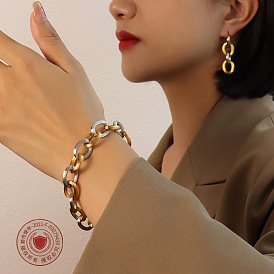 Boucles d'oreilles et bracelet de luxe en acier titane gaufré sertis de plaqué or 14 carats