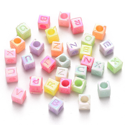 Perles acryliques opaques, de couleur plaquée ab , trou horizontal, cube avec des lettres initiales mixtes