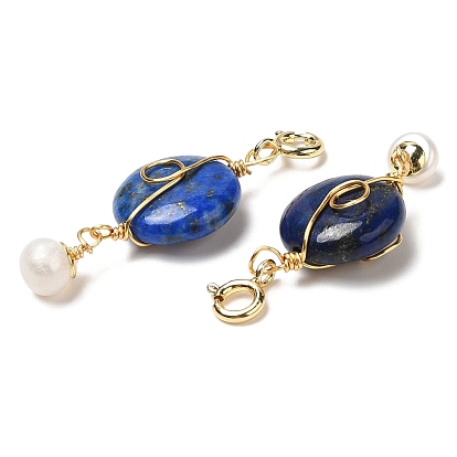 Decoraciones colgantes redondas planas de lapislázuli natural envueltas en alambre, adorno de perlas naturales con cierres de anillo de resorte de latón