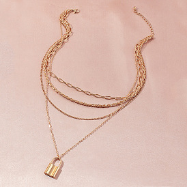 Collier avec pendentif en forme de serrure de style punk minimaliste, chaîne multicouche, bijoux