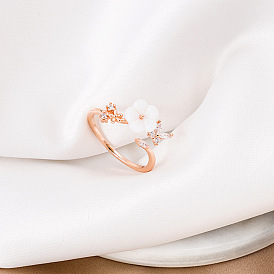 Exquisite Shell Flower Ring with CZ Stones and Leaf Design - Elegant Open-ended Band for a Touch of Luxury