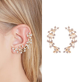Alloy Water Drill Grape Earrings - Hollowed-out Ladies' Exquisite Diamond Studs and Earrings.