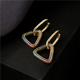Boucles d'oreilles triangle géométrique coloré pour femmes avec micro zircon incrusté de cuivre, plaqué or et rétention de couleur longue durée