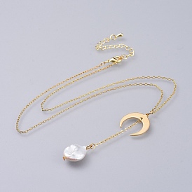 Colliers à pendentif perle keshi perle baroque naturelle, avec des pendentifs en laiton, chaînes de câbles et pinces à homard, double corne / croissant de lune
