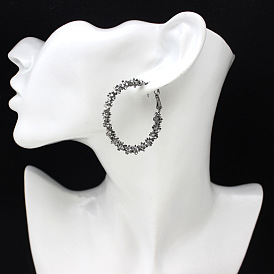 Bold Spiked Alloy Hoop Earrings with Exaggerated Ear Cuffs for a Chic Asian-Inspired Look