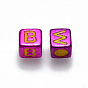 Perles acryliques plaquées, cube avec la lettre initiale, couleur mixte
