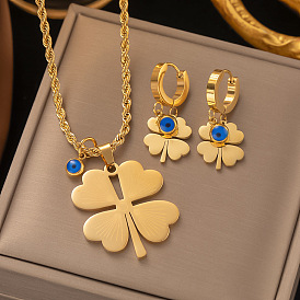 Blue-eyed Carved Flower Pendant Titanium Steel Jewelry Set with Four-Leaf Clover Design