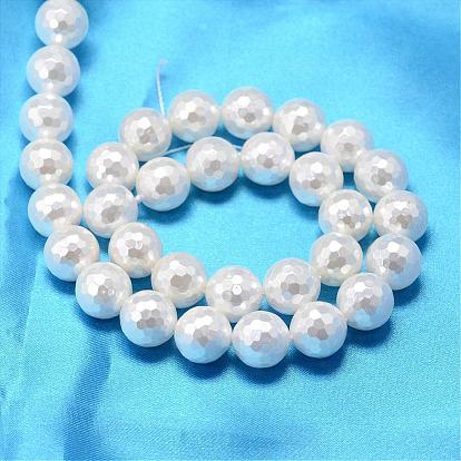 Facettes rondes rangées de perles coquille de nacre