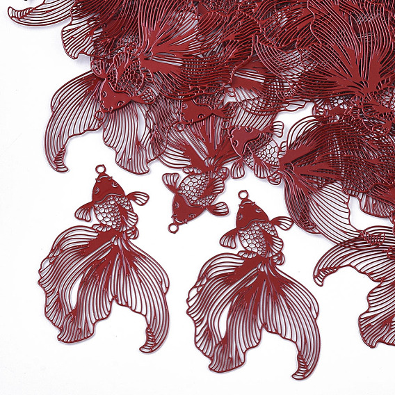 Pendentifs en filigrane en laiton peint à la bombe, embellissements en métal gravé, poisson rouge