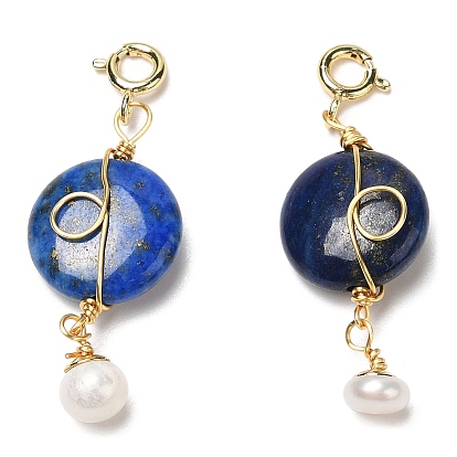 Decoraciones colgantes redondas planas de lapislázuli natural envueltas en alambre, adorno de perlas naturales con cierres de anillo de resorte de latón