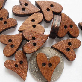 Touches de peinture en forme de coeur, Boutons en bois