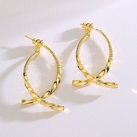 Boucles d'oreilles géométriques en métal avec un style minimaliste cool et une personnalité haut de gamme