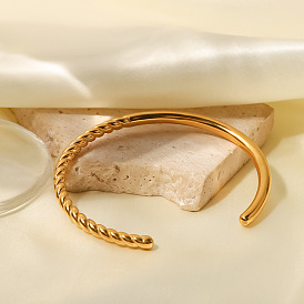 Chic and Versatile 18K Gold-Plated Titanium Steel Bangle Bracelet for Women