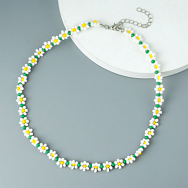 Daisy Necklace - Sweet Forest Style Neck Chain for Girls' Fashion Accessory.