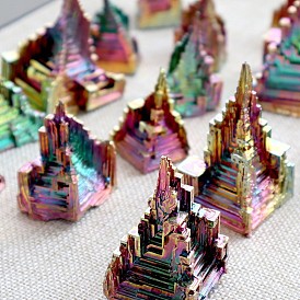 Mineral de bismuto natural piramidal, bismuto arcoiris, espécimen mineral decoración del hogar