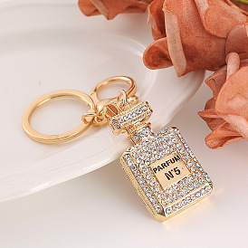 Porte-clés bouteille de parfum en cristal étincelant-cadeau accessoire de voiture créatif avec décoration en strass