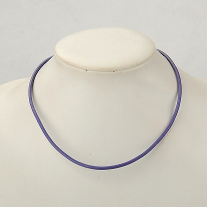 El collar de cuero de vaca, con cierres de latón garra de langosta y los extremos del cable de cobre, color del metal platino, 18.1 pulgada