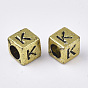 Perles acryliques plaqués, trou horizontal, cube avec lettre initiale aléatoire