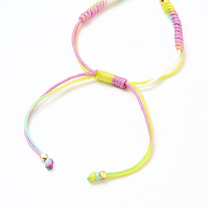 Fabrication de bracelet en polyester teint par segment réglable, avec 304 anneaux de saut en acier inoxydable et perles cubiques en laiton
