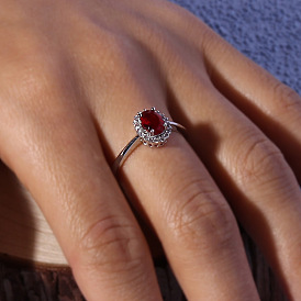 Adjustable Red Zircon Ring with Delicate Diamond Inlay - Fashionable and Exquisite Hand Jewelry for Women.