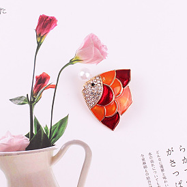 Chic and Creative Alloy Pearl Goldfish Brooch Pin for Versatile Fashion Statement