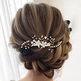 Crystal Flower Alloy Hair Comb for Western Bridal - Elegant, White, Stylish Hair Accessory.