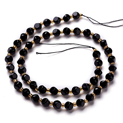 Brin de perles d'onyx noir naturel, avec des perles de rocaille, dés célestes à six faces