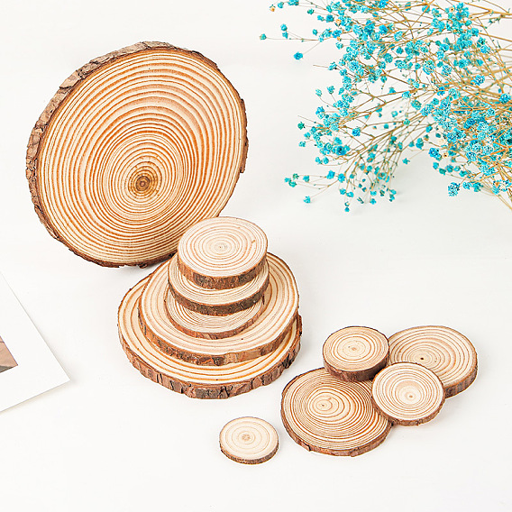 Плоские круглые ломтики натуральной сосны, с корой, для деревянных поделок