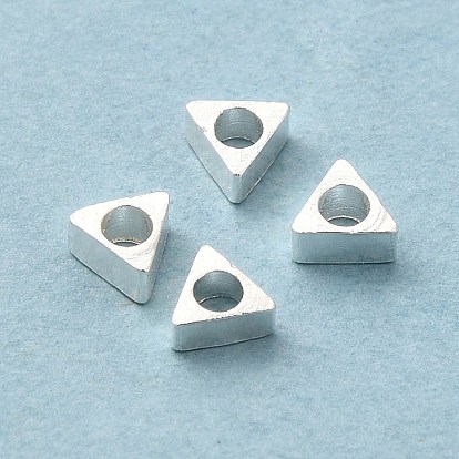 Abalorios de latón, sin plomo y cadmio, triángulo