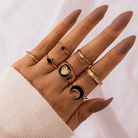 Bold Black Heart Moon Gold Geometric 7-Piece Ring Set for Fashionable Women