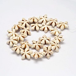 Beige Chapelets de perles turquoises synthétiques, fleur, teint, beige, 21x23x8mm, Trou: 2mm, environ328 pcs / 1000 g