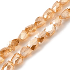 Saumon Clair Transparentes perles de verre de galvanoplastie brins, facette, triangle, saumon clair, 7x5.5~6x5.5~6mm, Trou: 1.2mm, Environ 79~80 pcs/chapelet, 22.60'' (57.4 cm)