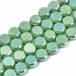 Vert Clair Galvanoplastie opaques couleur unie perles de verre brins, de couleur plaquée ab , plat rond à facettes, vert clair, 8x4mm, Trou: 1.5mm, Environ 99~101 pcs/chapelet, 27.76 pouces ~ 28.94 pouces, (70.5 cm ~ 73.5 cm)